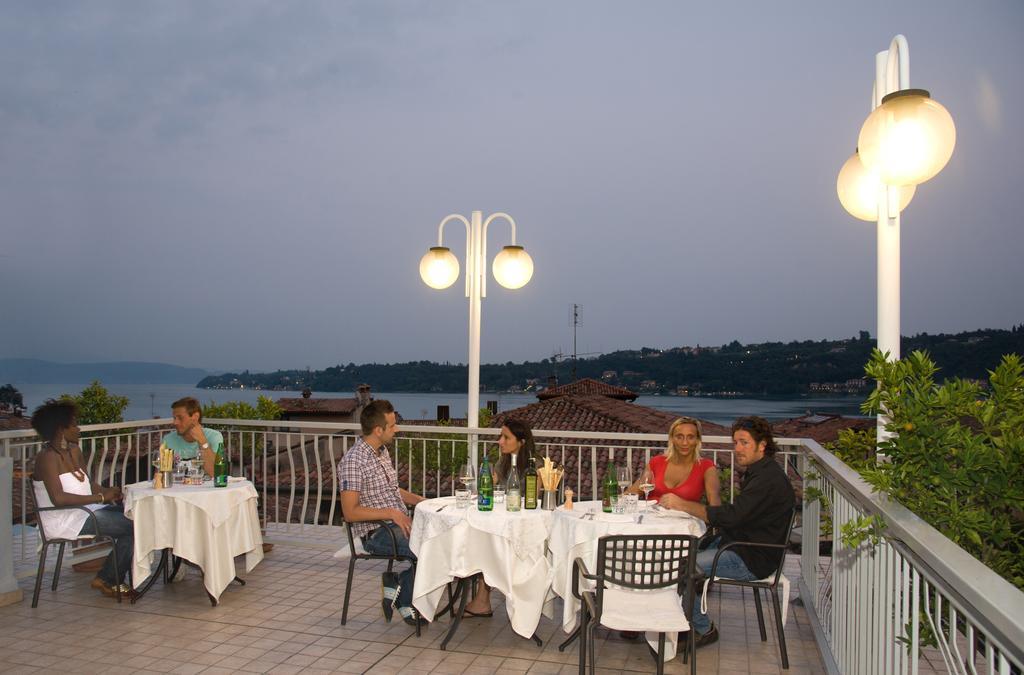 Hotel Ristorante Commercio Salo Exterior photo
