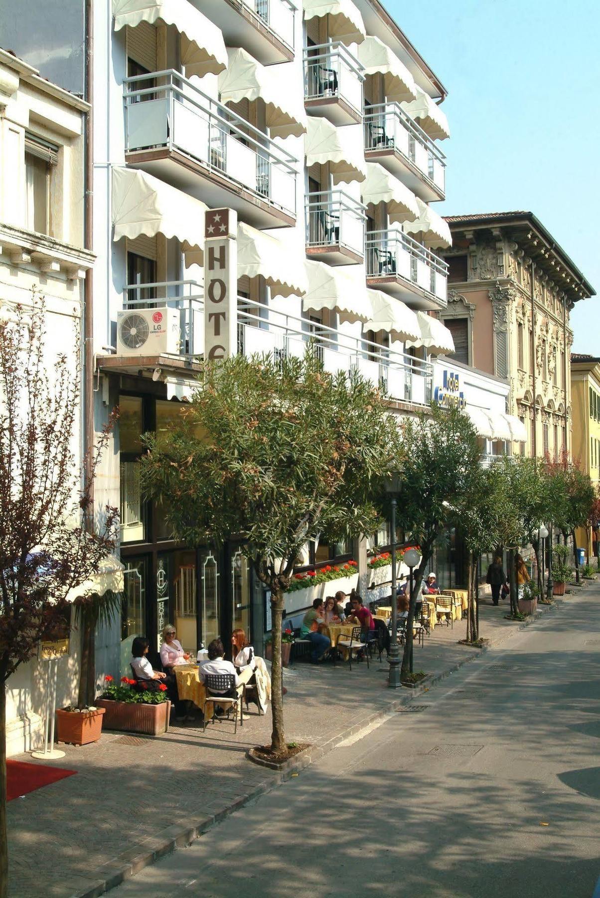 Hotel Ristorante Commercio Salo Exterior photo