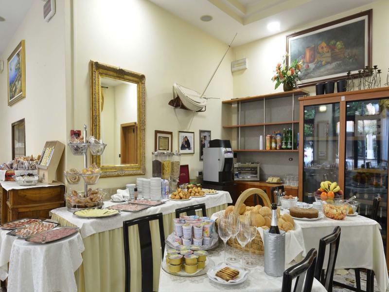 Hotel Ristorante Commercio Salo Exterior photo